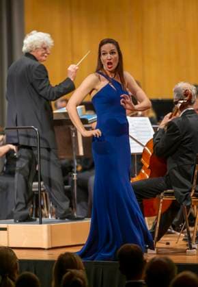 06.10.2024, Internationales Klassikfestival: Festival der Nationen 2024, Konzert im Kurhaus mit Guerassim Voronkov, Dirigent der Philharmonie Baden-Baden und Kate Lindsey, Sopran (re) 06.10.2024, Klassikfestival Bad Wörishofen 06.10.2024, Klassikfestival Bad Wörishofen