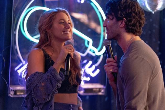 Blake Lively and Justin Baldoni USA. Blake Lively and Justin Baldoni in (C) Sony Pictures Releasing film, It Ends with Us (2024).Director:Justin BaldoniWriter:Christy HallSource: Colleen Hooverâ?s novel with same titlePlot: Lily Bloom has a flower shop and meets a neurosurgeon who is living in the same block. LMK106-061024-002Supplied by LMKMEDIA. Editorial Only.Landmark Media is not the copyright owner of these Film or TV stills but provides a service only for recognised Media outlets. 