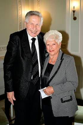 Otfried Laur mit Ehefrau Reni bei der Gala der Europäischen Kulturwerkstatt (EKW) Ein Lied geht um die Welt und der Verleihung des Prinz von Preußen Preises 2024 an Armin Mueller-Stahl im Konzerthaus am Gendarmenmarkt. Berlin, 06.10.2024