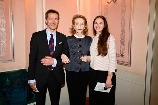 Philip Kiril Prinz von Preußen, Sibylle Prinzessin von Preußen und Johanna Prinzessin von Preußen bei der Gala der Europäischen Kulturwerkstatt (EKW) Ein Lied geht um die Welt und der Verleihung des Prinz von Preußen Preises 2024 an Armin Mueller-Stahl im Konzerthaus am Gendarmenmarkt. Berlin, 06.10.2024
