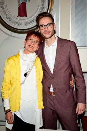 Gundula Natschinski und Lukas Natschinski bei der Gala der Europäischen Kulturwerkstatt (EKW) Ein Lied geht um die Welt und der Verleihung des Prinz von Preußen Preises 2024 an Armin Mueller-Stahl im Konzerthaus am Gendarmenmarkt. Berlin, 06.10.2024
