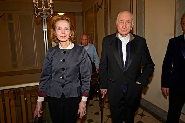 Sibylle Prinzessin von Preußen und Armin Mueller-Stahl bei der Gala der Europäischen Kulturwerkstatt (EKW) Ein Lied geht um die Welt und der Verleihung des Prinz von Preußen Preises 2024 an Armin Mueller-Stahl im Konzerthaus am Gendarmenmarkt. Berlin, 06.10.2024
