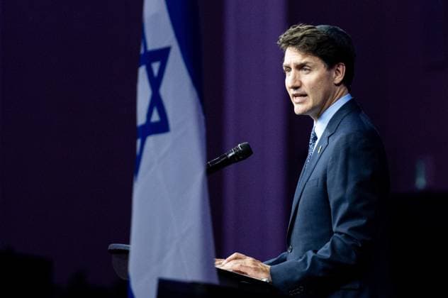 News Bilder des Tages Kanada, Justin Trudeau am Jahrestag des Terrorangriffs der Hamas auf Israel in Ottawa October 7, 2024, Ottawa, On, Canada: Prime Minister Justin Trudeau delivers remarks during a commemorative event in solidarity with Jewish community members on the anniversary of the Oct. 7 hostilities in Ottawa, on Monday, Oct. 7, 2024. Ottawa Canada  - ZUMAc35_ 20241007_zaf_c35_099 Copyright: xSpencerxColbyx