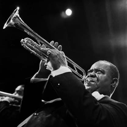 Louis Armstrong - Tournee durch die DDR Der amerikanische Jazzmusiker Louis Armstrong bei einem Pressetermin vor seinem Konzert in Ost-Berlin, DDR 1965. Ost-Berlin Deutsche Demokratische Republik *** Louis Armstrong Tour through the GDR the American Jazz musician Louis Armstrong at a Press event before his Concert in East Berlin, GDR 1965 East Berlin German Democratic Republic Copyright: TassiloxLeher LEH_91010000035 Nur redaktionelle Nutzung. Editorial usage only. EDITORIAL USE ONLY