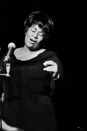 Ella Fitzgerald - Konzert in der DDR Ella Fitzgerald, amerikanische Jazz Sängerin, bei ihrem Auftrtt im Friedrichstadt-Palast in Ost-Berlin, DDR 1967. Ost-Berlin Friedrichstadt-Palast Berlin Deutsche Demokratische Republik *** ELLA Fitzgerald Concert in the GDR ELLA Fitzgerald, American Jazz Singer, at their performance at Friedrichstadt Palace in East Berlin, GDR 1967 East Berlin Friedrichstadt Palace Berlin German Democratic Republic Copyright: TassiloxLeher LEH_91010000112 Nur redaktionelle Nutzung. Editorial usage only. EDITORIAL USE ONLY