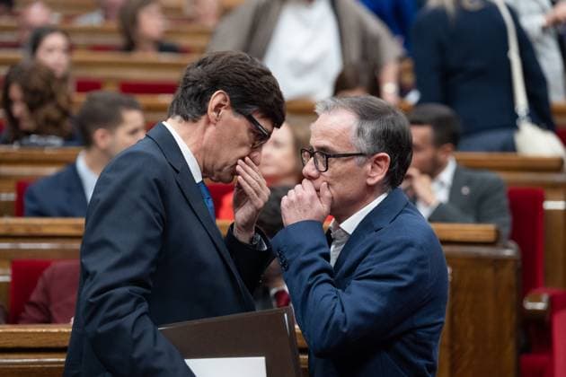 News Themen der Woche KW41 News Bilder des Tages Illa presents the general lines of the policy of his Government in the second session of the general policy debate in the Parliament The president of the Generalitat de Catalunya, Salvador Illa i , and the president of the Parliamentary Group ERC, Josep Maria Jové d , during a debate of General Policy in the Parliament of Catalonia, on October 9, 2024, in Barcelona, Catalonia Spain This Wednesday continues in the Parliament of Catalonia the Plenary in which the President of the Generalitat, presents the general lines of the policy of his Government for the coming years claiming the agreements signed with ERC and the common 09 OCTOBER 2024 GOVERN POLITICS PLENARY PARLIAMENT Barcelona Catalonia Barcelona Catalonia Catalonia Spain  Copyright: xDavidxZorrakinox 6265430
