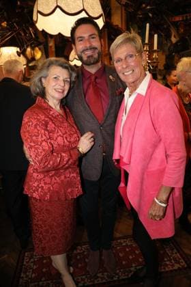 08.10.2024, Marchfelderhof Deutsch-Wagram, Verleihung des Goldenen Johann Strauß 2024, traditionellen Verleihung durch die Johann Strauss Gesellschaft Wien! im Bild: Christine Zach, Clemens Unterreiner, Trixi Schuba, Verleihung des Goldenen Johann Strauß 2024