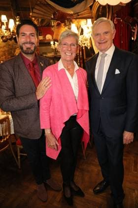 08.10.2024, Marchfelderhof Deutsch-Wagram, Verleihung des Goldenen Johann Strauß 2024, traditionellen Verleihung durch die Johann Strauss Gesellschaft Wien! im Bild: Clemens Unterreiner, Trixi Schuba, Thomas Schäfer-Elmayer, Verleihung des Goldenen Johann Strauß 2024