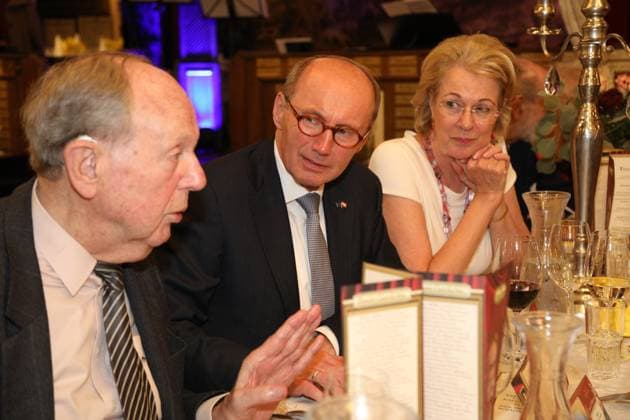 08.10.2024, Marchfelderhof Deutsch-Wagram, Verleihung des Goldenen Johann Strauß 2024, traditionellen Verleihung durch die Johann Strauss Gesellschaft Wien! im Bild: Othmar Karas, -mit Gattin, Christa Karas-Waldheim, Verleihung des Goldenen Johann Strauß 2024