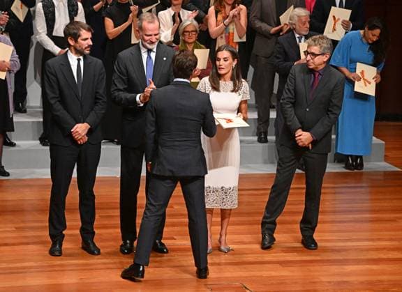 Presentation of the National Culture Awards 2022 and 2023 The King and Queen of Spain, Don Felipe and Dona Letizia, present the National Bullfighting Award 2023 to Julián López Escobar El Juli at the gala presentation of the National Culture Awards 2022 and 2023 at the National Museum of Art Reina Sofía accompanied by the Minister of Culture, Ernest Urtasun, on October 10, 2024, in Madrid Spain These awards express the recognition of the society for the contribution to the enrichment of the Cultural Heritage of Spain PREMIOS GENTE José Madrid Madrid Madrid Spain  Copyright: xJosÃ xOlivax 6269233