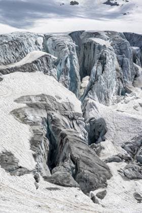 Creative Highlights World Gletschereis mit Gletscherspalten, Glacier du Tour, Hochalpine Berglandschaft, Chamonix, Haute-Savoie, Frankreich, Europa Glacier ice with crevasses, Glacier du Tour, high alpine mountain landscape, Chamonix, Haute-Savoie, France, Europe Copyright: imageBROKER MaraxBrandl ibxmab11528057.jpg