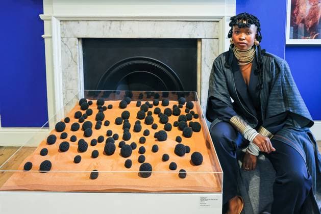 Bilder des Jahres 2024, Entertainment 10 Oktober Entertainment Themen der Woche KW41 Entertainment Bilder des Tages Afternoon previews with the artists, 1-54 Contemporary African Art Fair, Somerset House, London, UK London, UK. 10th Oct 2024. Artist Zana Masombuka with her work Is qoqiso, 2024, represented by October Gallery. 1-54 Contemporary African Art Fair celebrates its 12th Edition at Somerset House with the special installation. Over 60 galleries and 160 artists from Africa and the diaspora are on display at the fair this year., Credit:Avalon  Copyright: xAvalonx 0919193531