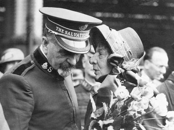 Orig. caption... NEW GENERAL OF THE SALVATION ARMY LEAVES FOR AMERICA. Commander Evangeline Booth, the newly elected head of the Salvation Army who takes up her duties in November, left London this morning for America where she will bid farewell to her colleagues, whom she led for thirty years there. O.P.S. Evangeline Booth, the new leader of the Army talking to Commissioner J. Cunningham, who is soon leaving for South Africa, prior to her departure. Note E Booth, 1865-1950, daughter of the founder of the Salvation Army, William Booth, and the fourth general of the movement 1934-1939. Whisper Confidential Conversation Profiles CD480 persons: EVANGELINE BOOTH sites: LONDON;UK sp_sw x5600x *** Orig caption NEW GENERAL OF THE SALVATION ARMY  Copyright: xx NEW GENERAL FOR THE SALVATION ARMY