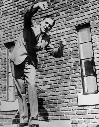 Orig. caption... SON OF MILL OWNER LEADS CHARLOTTE STRIKERS Robert L. McCanless, son of a local mill owner, is pictured urging a group of textile strikers outside the Armory-Auditorium in Charlotte, N.C., September 2, to fight our own people if necessary to win this strike. McCanless has in other ways demonstrated his sympathy with the striking workers and will lead the strike in the vicinity of Charlotte. His father is W.F. McCanless owner of the Klumac Cotton Mill at Salisbury, N.C. Note Clenched fist Speaker CD604 persons: ROBERT L MCCANLESS sites: CHARLOTTE;USA sp_sw x5600x *** Orig caption SON OF MILL OWNER LEADS CHARLOTTE STRIKERS Robert L McCanless, son of a local mill owner, is pictured urging a group of textile strikers outside t  Copyright: xx AGITATOR WITH ATTITUDE