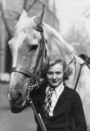 Orig. caption... Melle Loni NEST la Vamp ideale s entraine pour un numÃ ro equestre important quelle doit executer au gala au profit de la Cinemateque nationale. Note Nest, Loni, German actor Ties Betsel Smiles Actresses CD404 persons: LONI NEST sites: FRANCE;GERMANY* sp_sw x5600x *** Orig caption Ms. Loni NEST the Ideal Vamp is practicing for an important equestrian act she has to perform at the gala for the benefit of the National Cinemateque Note Nest, Loni, German actor Ties Betsel Smiles Actresses CD404 persons LONI NEST sites FRANCE GERMANY sp sw x5600x  Copyright: xx HORSE AND RIDER