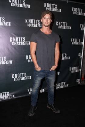 USA - Knott s Scary Farm Celebrity VIP Opening - Los Angeles LOS ANGELES - OCT 3: Drew Van Acker at the Knott s Scary Farm Celebrity VIP Opening at Knott s Berry Farm on October 3, 2014 in Buena Park, CA Buena Park CA USA EDITORIAL USE ONLY Copyright: xx HPAx khphotos533726