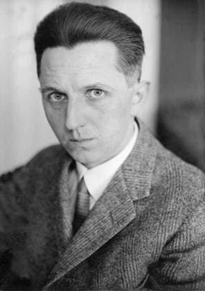 Orig. caption... ERWIN PISCATOR POSSESSION! Der bekannte Berliner Theaterdirektor und Regisseur Erwin Piscator ist heute, am 30. Januar 1931 vormittags in seine Wohnung in Halensee auf Grund eines Haftbefels Amtsgericht Charlottenburg festgenommen und ins Amtsgericht(...) gefängnis überführt worden. Die Verhaftung erfolte, Piscator zu einem Termin, an dem er den Offenbarungse(...) einer Vergnügungssteuerschuld in Höhe von 20,000 Mark sollte, nicht erschienen war. Der Anwalt Piscators, R(...)walt Dr. Reiche, hat bereits Haftbeschwerde einger(...) Unser Bild zeigt Erwin Piscator. Note CD143 E. Piscator, 1893-1966, German director, active in Berlin during the interwar period. persons: Erwin Piscator sites: GERMANY sp_sw x5600x *** Orig  Copyright: xXxXxXx PISCATOR, ERWIN