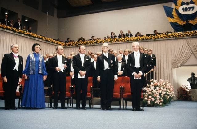 STOCKHOLM 1977-12-10. Nobel Prize ceremony in the Konserthuset in Stockholm. From left: Ilya Prigogine, Rosalyn Yalow, Roger Guillemin, Andrew Schally, Bertil Ohlin, James Meade. Stockholm Sweden x5600x *** STOCKHOLM 1977 12 10 Nobel Prize ceremony in the Konserthuset in Stockholm From left Ilya Prigogine, Rosalyn Yalow, Roger Guillemin, Andrew Schally, Bertil Ohlin, James Meade Stockholm Sweden x5600x  Copyright: xSVTx NOBEL PRIZE WINNER 1977