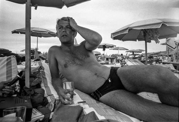ARCHIVE SAINT-TROPEZ 196908. Sven-Bertil Taube, actor and singer, is on the beach at Saint-Tropez on the French Riviera. Saint-Tropez France sp_sw x5600x *** ARCHIVE SAINT TROPEZ 196908 Sven Bertil Taube, actor and singer, is on the beach at Saint Tropez on the French Riviera Saint Tropez France sp sw x5600x  Copyright: xUlfxStrahlex xSVTx SVEN-BERTIL TAUBE