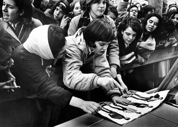 NEW YORK 01 01 1964. Beatles fans in New York. New York USA x4120x *** NEW YORK 01 01 1964 Beatles fans in New York New York USA x4120x  Copyright: xSvenxAsberg DN TTx BEATLES FANS NEW YORK