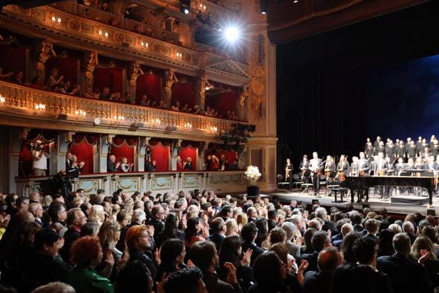 Entertainment Themen der Woche KW41 Entertainment Bilder des Tages Festakt zur Wiedereröffnung Theater an der Wien Wien, 12. 10. 2024 Zuschauerraum , Publikum *** Ceremony for the reopening of the Theater an der Wien Vienna, 12 10 2024 Auditorium , Audience 