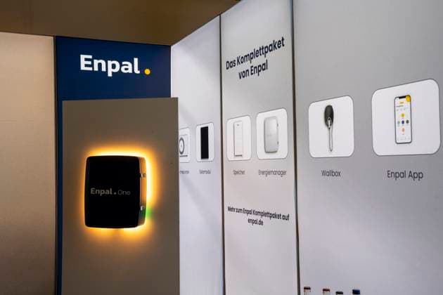 Augsburg, Swabia, Bavaria, Germany - October 11, 2024: Enpal logo of the manufacturer s company for solar system with storage & wallbox and photovoltaic systems, at the booth at the Augsburg CSU Party Day. *** Enpal Logo der Firma des Herstellers für Solaranlage mit Speicher & Wallbox und Photovoltaikanlagen, auf dem Messestand beim Augsburger CSU Partei Tag.