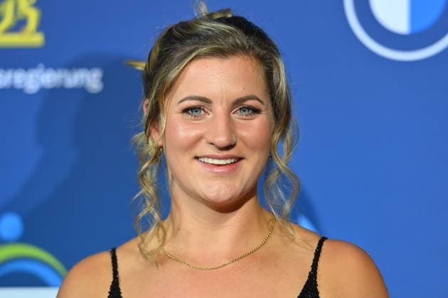 Ramona HOFMEISTER, Einzelbild,angeschnittenes Einzelmotiv,Portraet,Portrait,Porträt. Bayerischer Sportpreis 2024 in der BMW Welt, Roter Teppich,Red Carpet am 12.10.2024.