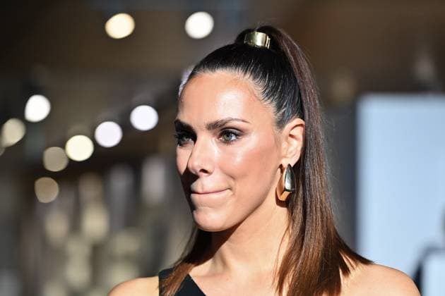 Esther SEDLACZEK , Einzelbild,angeschnittenes Einzelmotiv,Portraet,Portrait,Porträt. Bayerischer Sportpreis 2024 in der BMW Welt, Roter Teppich,Red Carpet am 12.10.2024.