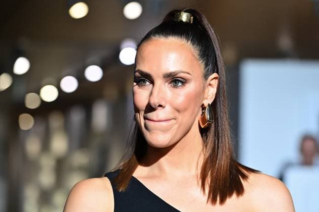 Esther SEDLACZEK , Einzelbild,angeschnittenes Einzelmotiv,Portraet,Portrait,Porträt. Bayerischer Sportpreis 2024 in der BMW Welt, Roter Teppich,Red Carpet am 12.10.2024.