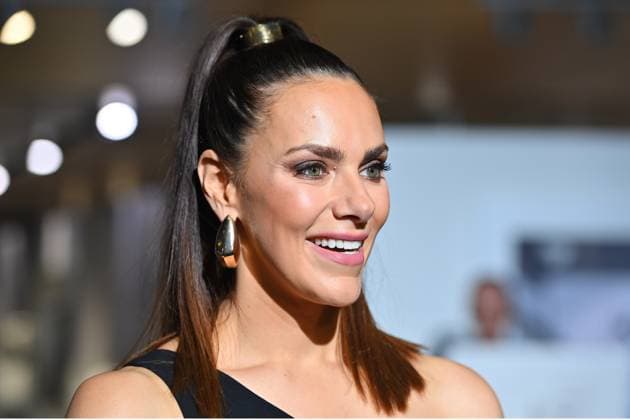Esther SEDLACZEK , Einzelbild,angeschnittenes Einzelmotiv,Portraet,Portrait,Porträt. Bayerischer Sportpreis 2024 in der BMW Welt, Roter Teppich,Red Carpet am 12.10.2024.