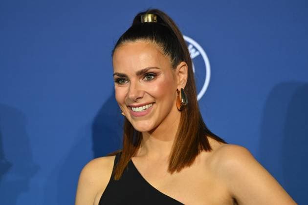Esther SEDLACZEK , Einzelbild,angeschnittenes Einzelmotiv,Portraet,Portrait,Porträt. Bayerischer Sportpreis 2024 in der BMW Welt, Roter Teppich,Red Carpet am 12.10.2024.