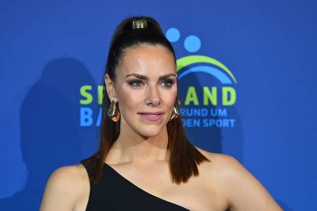 Esther SEDLACZEK , Einzelbild,angeschnittenes Einzelmotiv,Portraet,Portrait,Porträt. Bayerischer Sportpreis 2024 in der BMW Welt, Roter Teppich,Red Carpet am 12.10.2024.