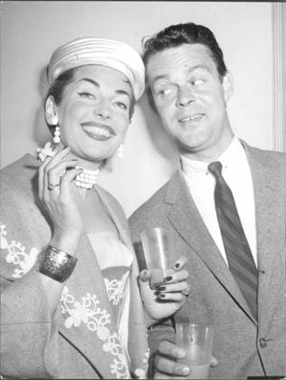 Git Gay, sangare, skadespelare Sverige och Svend Asmussen, musiker Danmark violinist 1956-06-19 (c) BERGGREN KURT Aftonbladet IBL Bildbyra * * * EXPRESSEN OUT * * * AFTONBLADET 5600 Stockholm Sverige x2512x *** Git Gay, singer, actor Sweden and Svend Asmussen, musician Denmark violinist 1956 06 19 c BERGGREN KURT Aftonbladet IBL Bildbyra EXPRESSEN OUT AFTONBLADET 5600 Stockholm Sweden x2512x  Copyright: xAftonbladet TTx Svend Asmussen retrospective