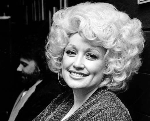 Dolly Parton , amerikansk sangerska. Här pa besök i Köpenhamn i november 1978 (c) Staffan Johansson Sydsvenskan IBL Köpenhamn Danmark x2503x *** Dolly Parton, American singer Here on a visit to Copenhagen in November 1978 c Staffan Johansson Sydsvenskan IBL Copenhagen Denmark x2503x  Copyright: xStaffanxJohanssonx xSydsvenskanx xIBLxBildbyrax