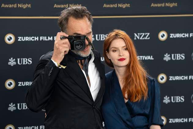 Carlos Leal und Lisa Brühlmann bei der Preisverleihung auf dem 20. Zurich Film Festival 2024 im Opernhaus. Zürich, 12.10.2024