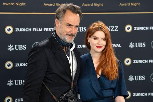 Carlos Leal und Lisa Brühlmann bei der Preisverleihung auf dem 20. Zurich Film Festival 2024 im Opernhaus. Zürich, 12.10.2024