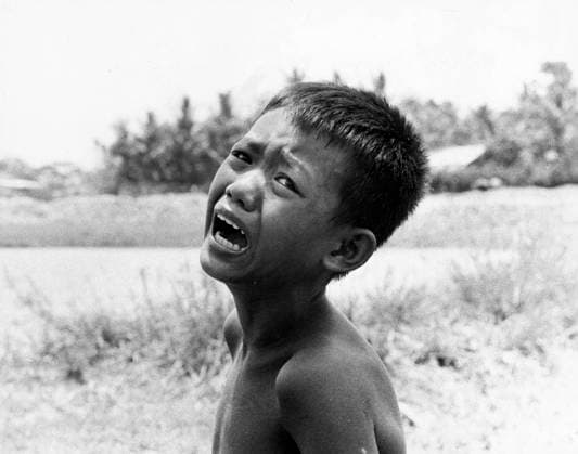 Phnom Penh 1975 05 06 A crying boy during the war in Cambodia CAMBODIA ttexport x53x  Copyright: xSven-ErikxSjöberg DN TTx CAMBODIA 1975