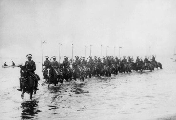 Orig. caption... First war pictures from German-Polish front. These are the first war pictures received in London from the German-Polish front. Photo shows: Polish cavalry taking part in the occupation of the Polish Sea at Pomorze just before the outbreak of hostilities. Ceremony is celebrated in memory of the return to Poland of the country Pomorzas at the end of the Polish corridor. Note Pomorze - the Polish name for Pomerania CD235 sites: POLAND;POMORZE sp_sw x5600x *** Orig caption First war pictures from German Polish front These are the first war pictures received in London from the German Polish front Photo shows Polish cavalry taking part in the occupation of the Polish Sea at Pomorze just before the outbreak of hostilities Ceremo  Copyright: xXxXxXx POLISH CAVALRY