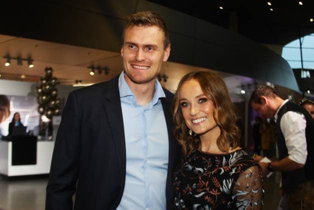 Bayerischer Sportpreis 2024 in der BMW Welt in München. TV-Moderatorin Nele Schenker - inzwischen Nele Ocic und ihr Ehemann Hannes Ocik, deutscher Ruderer. Er gewann zwei olympische Silbermedaillen und war dreimal Weltmeister