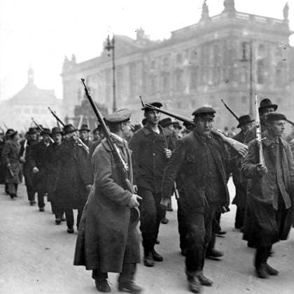 Orig. caption... SPARTACUS. The communist organization Spartakus-Bund takes up arms in Berlin. Note Publ in Die Weimarer Zeit p.53: Revolutionäre Soldaten und Arbeiter am Marshall in Berlin vorbei. Spartacists Political opposition Communism Revolts Uprising sites: BERLIN ;GERMANY sp_sw x5600x *** Orig caption SPARTACUS The communist organization Spartakus Bund takes up arms in Berlin Note Publ in Die Weimarer Zeit p 53 Revolutionäre Soldaten und Arbeiter am Marshall in Berlin vorbei Spartacists Political opposition Communism Revolts Uprising sites BERLIN GERMANY sp sw x5600x  Copyright: xXxXxXx ARMED CONFLICT IN BERLIN