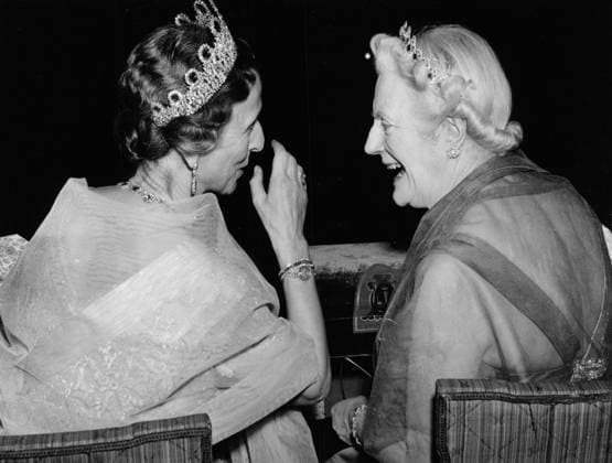 England 1965-01-01 Drottning Louise och Lady Clementine Churchill Storbritannien x12014x *** England 1965 01 01 Queen Louise and Lady Clementine Churchill United Kingdom x12014x  Copyright: xSvD TTx DROTTNING LOUISE