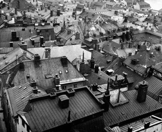 STOCKHOLM 1938-10. Orig. caption.. Gamla Stan, Stockholm. sites: SWEDEN; STOCKHOLM; OLD TOWN Stockholm Sweden SVERIGE sp_sw x5600x *** STOCKHOLM 1938 10 Orig caption Gamla Stan, Stockholm sites SWEDEN STOCKHOLM OLD TOWN Stockholm Sweden SVERIGE sp sw x5600x  Copyright: xBERTILxDANIELSSONxBDx ROOFTOPS IN THE OLD TOWN