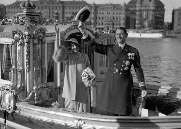 STOCKHOLM 1935-05-24. Inför prinsessan Ingrids bröllop med Kronprins Frederik av Danmark - som sedermera blev drottning Ingrid och kung Frederik IX. *** Local Caption *** Lada 1935 - 19-31 maj GT Royal - early days STOCKHOLM SVERIGE x2524x *** STOCKHOLM 1935 05 24 Before Princess Ingrids wedding with Crown Prince Frederik of Denmark who later became Queen Ingrid and King Frederik IX Local Caption Lada 1935 19 May 31 GT Royal early days STOCKHOLM SWEDEN x2524x  Copyright: xKamerareportage TTx KUNGLIGT BRÖLLOP