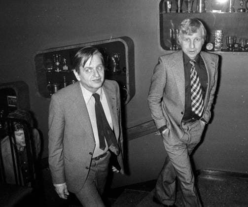 Göteborg - Häckenborg - 1979-03-28 - Statsminister Olof Palme besöker Häckens klubbhus - klubbens ordförande Ake Nilsson tar emot. *** Local Caption *** ? ?zr Hacken-1979-01.jpg BROR AUGUSTSSON Fotboll x2524x *** Gothenburg Häckenborg 1979 03 28 Prime Minister Olof Palme visits Häckens clubhouse club chairman Ake Nilsson receives Local Caption zr Hacken 1979 01 jpg BROR AUGUSTSSON Football x2524x  Copyright: xKamerareportage TTx