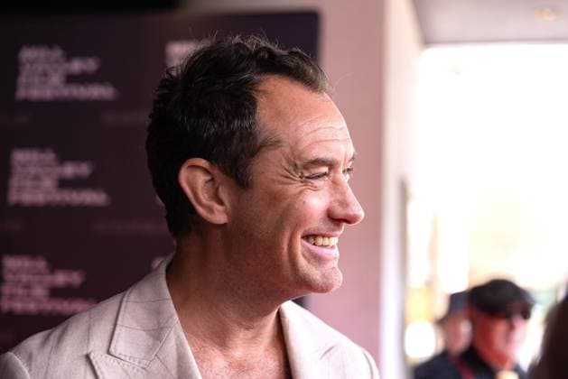 Entertainment Themen der Woche KW41 Entertainment Bilder des Tages October 13, 2024, San Rafael, Ca, USA: Jude Law attends a special tribute and to receive the Mill Valley Film Festival Award at the 47th Mill Valley Film Festival at the Smith Rafael Film Center on October 13, 2024 in San Rafael, California. San Rafael USA - ZUMAs181 20241013_zea_s181_006 Copyright: xPicturexHappyxPhotosx