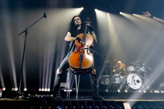 Entertainment Themen der Woche KW41 Entertainment Bilder des Tages Apocalyptica, Konzert in der Columbiahalle, Berlin, 13.10.2024 Perttu Kivilaakso von Apocalyptica live auf Plays Metallica Vol.2 Tour 2024 in der Berliner Columbiahalle am 13.10.2024 Berlin Columbiahalle Berlin Deutschland *** Apocalyptica, concert at Columbiahalle, Berlin, 13 10 2024 Perttu Kivilaakso from Apocalyptica live on Plays Metallica Vol 2 Tour 2024 at Columbiahalle Berlin on 13 10 2024 Berlin Columbiahalle Berlin Germany Copyright: xChristianxEnderx