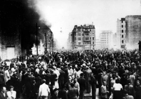 Without caption. Note Riots in East Berlin Unrest sites: EAST BERLIN ; EAST GERMANY sp_sw x5600x *** Without caption Note Riots in East Berlin Unrest sites EAST BERLIN EAST GERMANY sp sw x5600x  Copyright: xXxXxXx 1953 EAST BERLIN Uprising