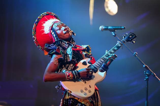 Bilder des Jahres 2024, Entertainment 10 Oktober Entertainment Themen der Woche KW41 Singer Fatoumata Diawara performs at the La Fiesta des Suds Festival in Marseille, France - 12 Oct 2024 Fatoumata Diawara performs live on stage at the 32nd edition of the La Fiesta des Suds Festival in Marseille. Marseille France Copyright: xDenisxThaustx xSOPAxImagesx D.Thaust- Fatoumata_Diawara-0457