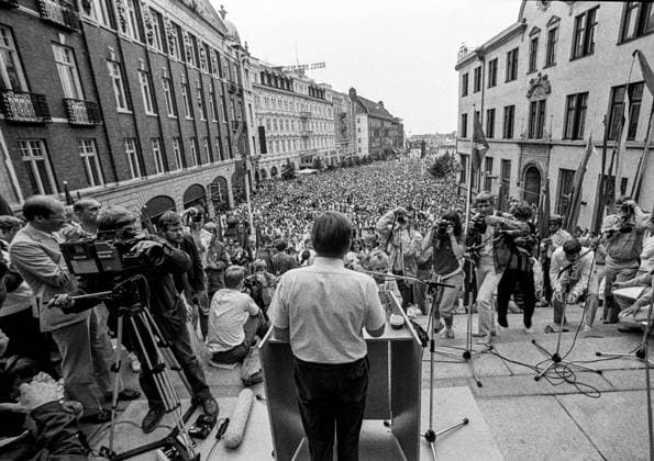 Helsingborg 1985-08-18 Statsminister Olof Palme (S) talar vid Kärnan i Helsingborg inför riksdagsvalet. Helsingborg Sverige x4x *** Helsingborg 1985 08 18 Prime Minister Olof Palme S speaks at Kärnan in Helsingborg before the general election Helsingborg Sweden x4x  Copyright: xTorbjörnxAnderssonx xEXPx xTTx VAL 1985 (S) VALRÖRELSE
