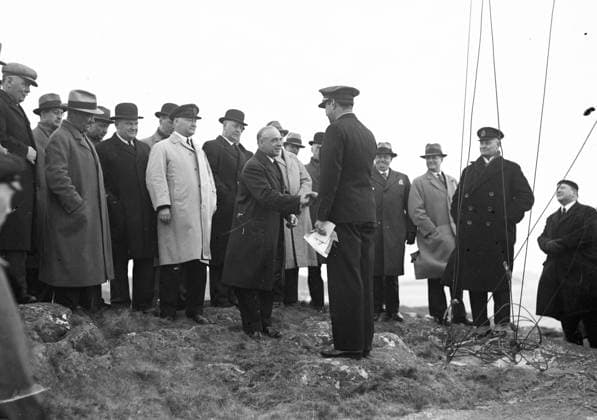 Göteborg 1935-05-06 - Segelklubben Aeolus inviger sin egen ö i Göteborgs södra skärgard *** Local Caption *** GTimg099.jpg KAMERAREPORTAGE x2524x *** Gothenburg 1935 05 06 The sailing club Aeolus inaugurates its own island in Gothenburgs southern archipelago Local Caption GTimg099 jpg CAMERA REPORT x2524x  Copyright: xKamerareportage TTx